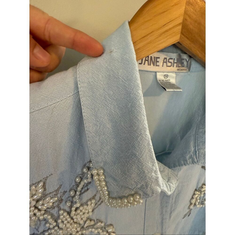Vintage 80’s Jane Ashley light blue beaded and embroidered button-down shirt - Picture 6 of 12